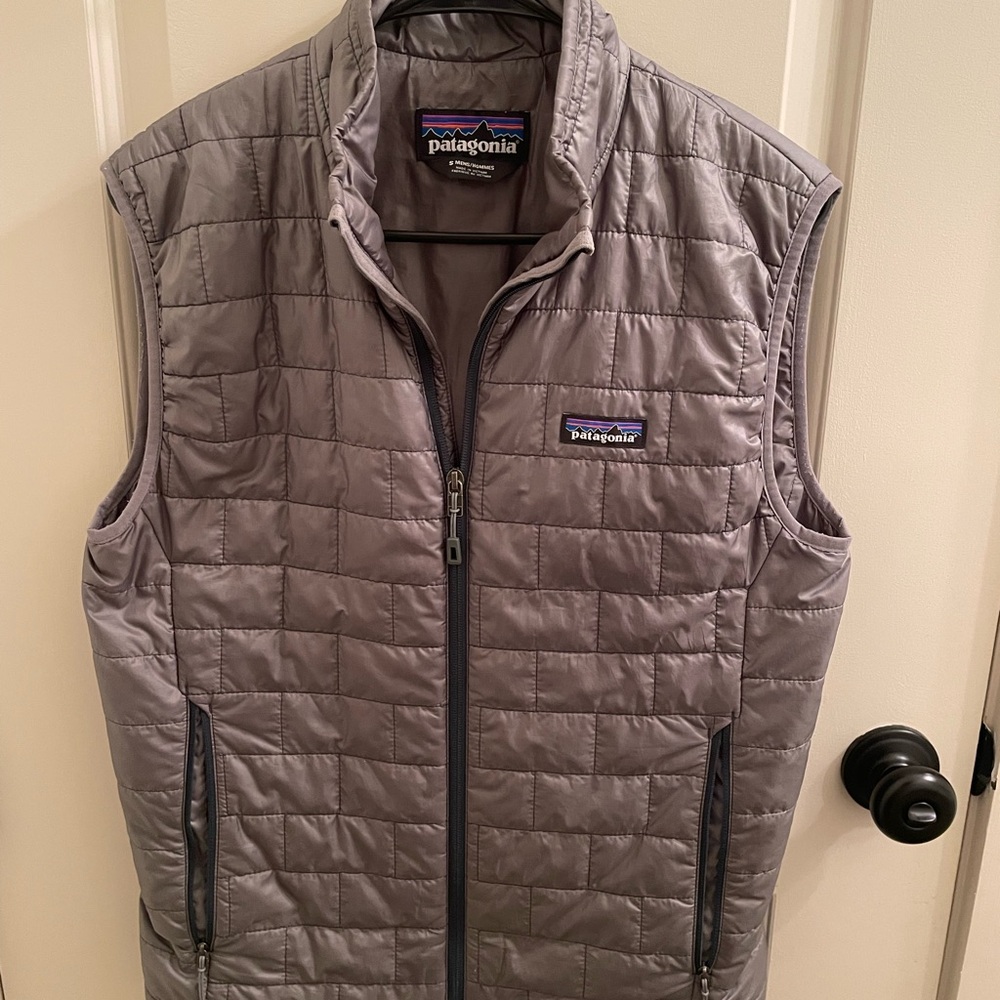 Patagonia Men's Grey Quilted Vest Small